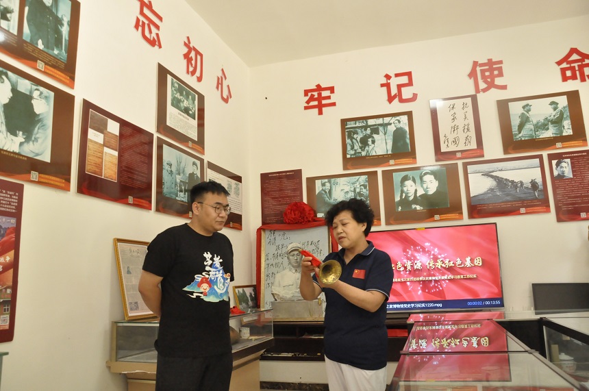 河南省公益文化传播基金会联合爱心企业开展“迎七一·送真情”慰问抗美援朝老战士活动