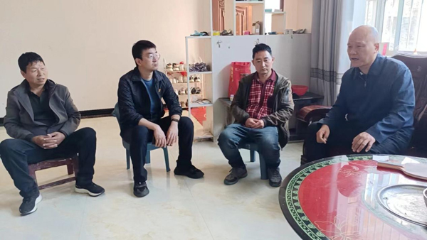 开展“关爱老人情暖重阳”志愿服务乡村行活动